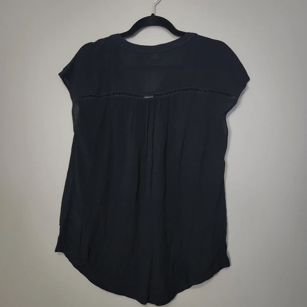 Denver Hayes Black Lightweight Short Sleeved Blouse - Picture 5 of 10